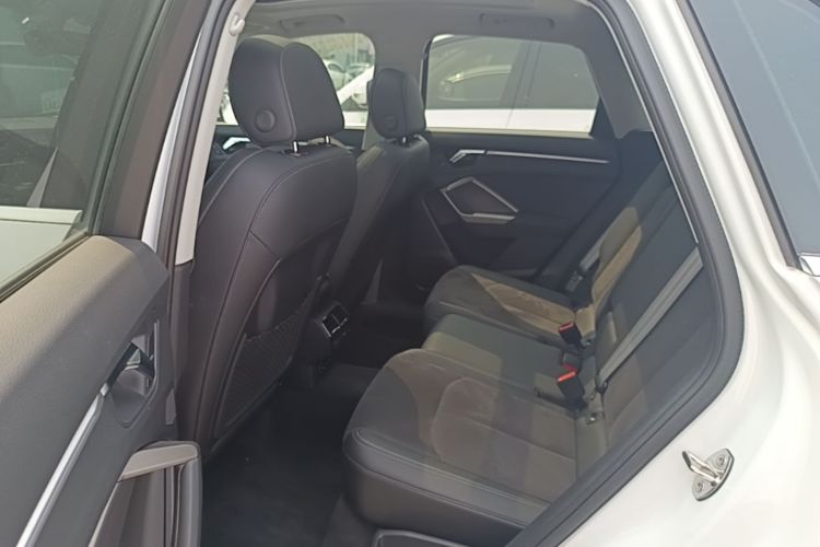 Audi Q3 2022 car image #17