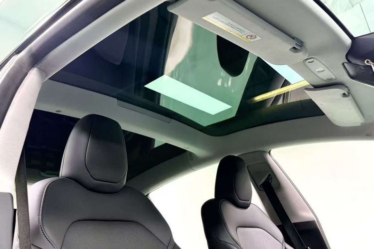 Tesla Model 3 2023 car image #5