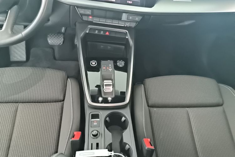 Audi A3 2021 immagine di auto #14