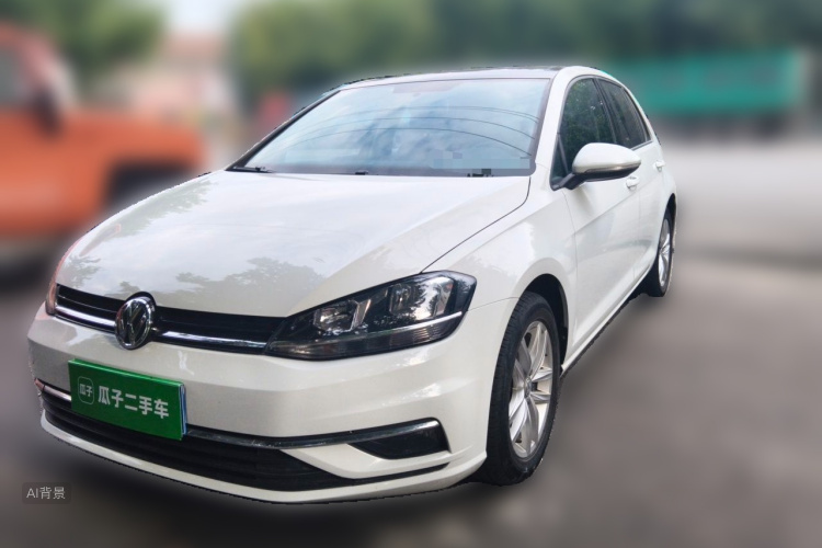 Volkswagen Golf 2018 car image #2