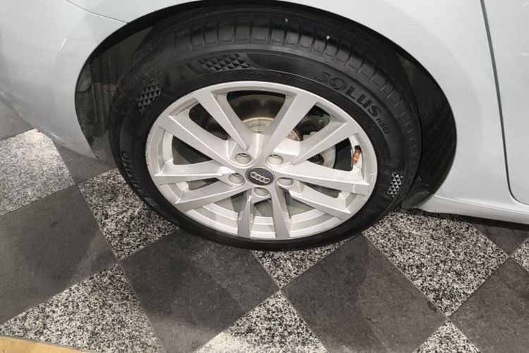 Audi A3 2019 car image #10