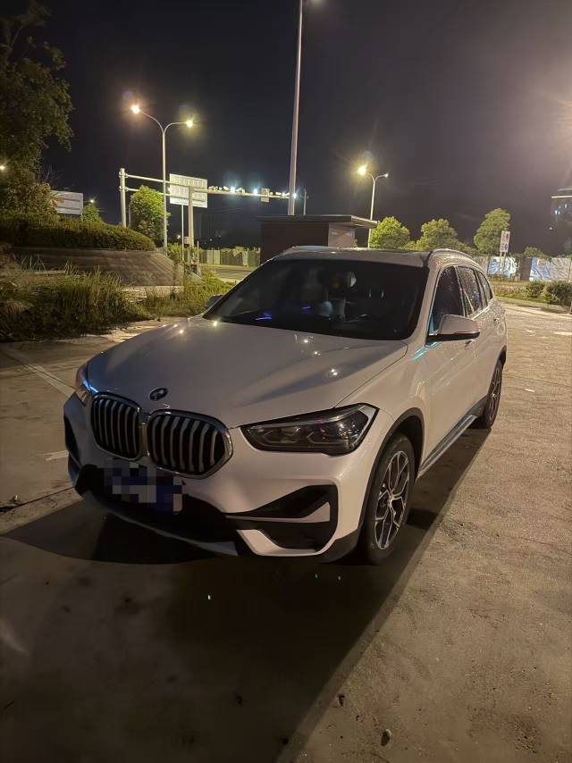 2020 immagine di auto 