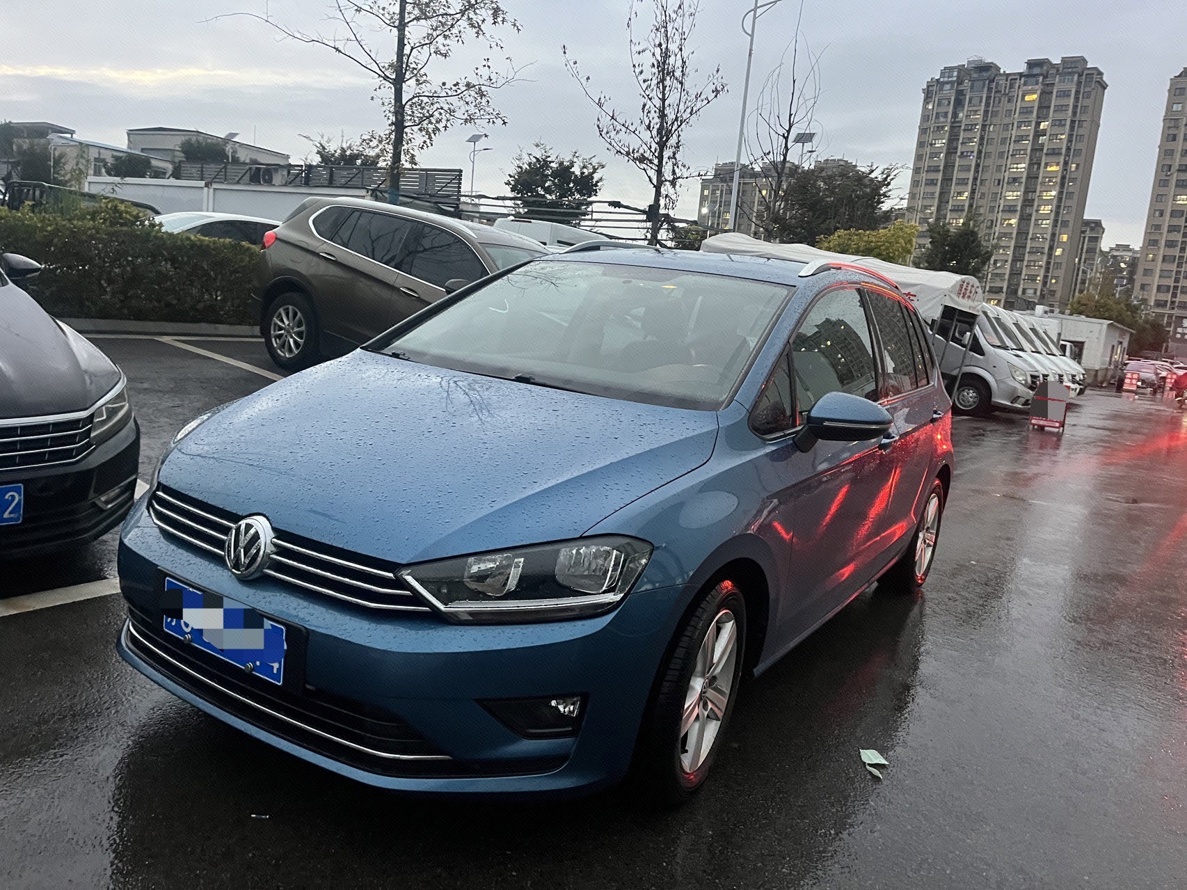 Volkswagen Golf Sportsvan 2017 image de voiture 