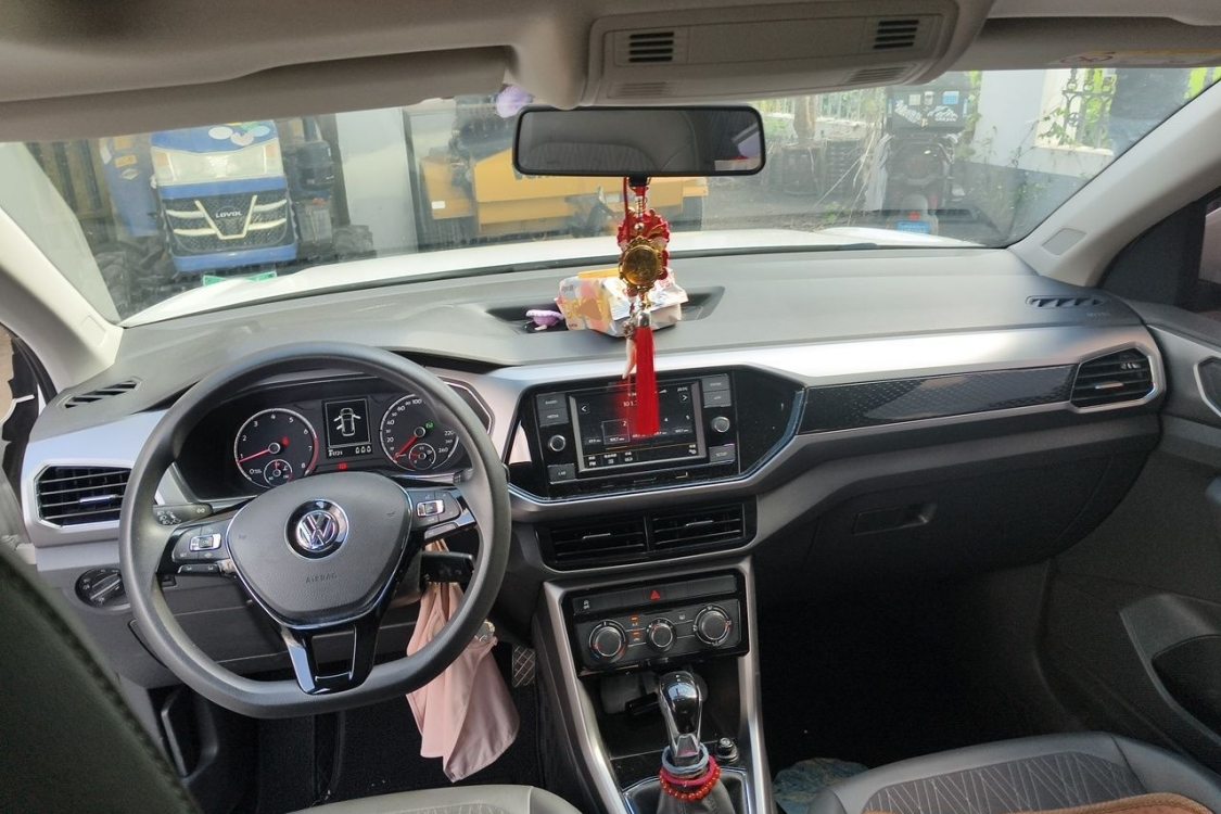 Volkswagen T-Cross 2019 car image #21