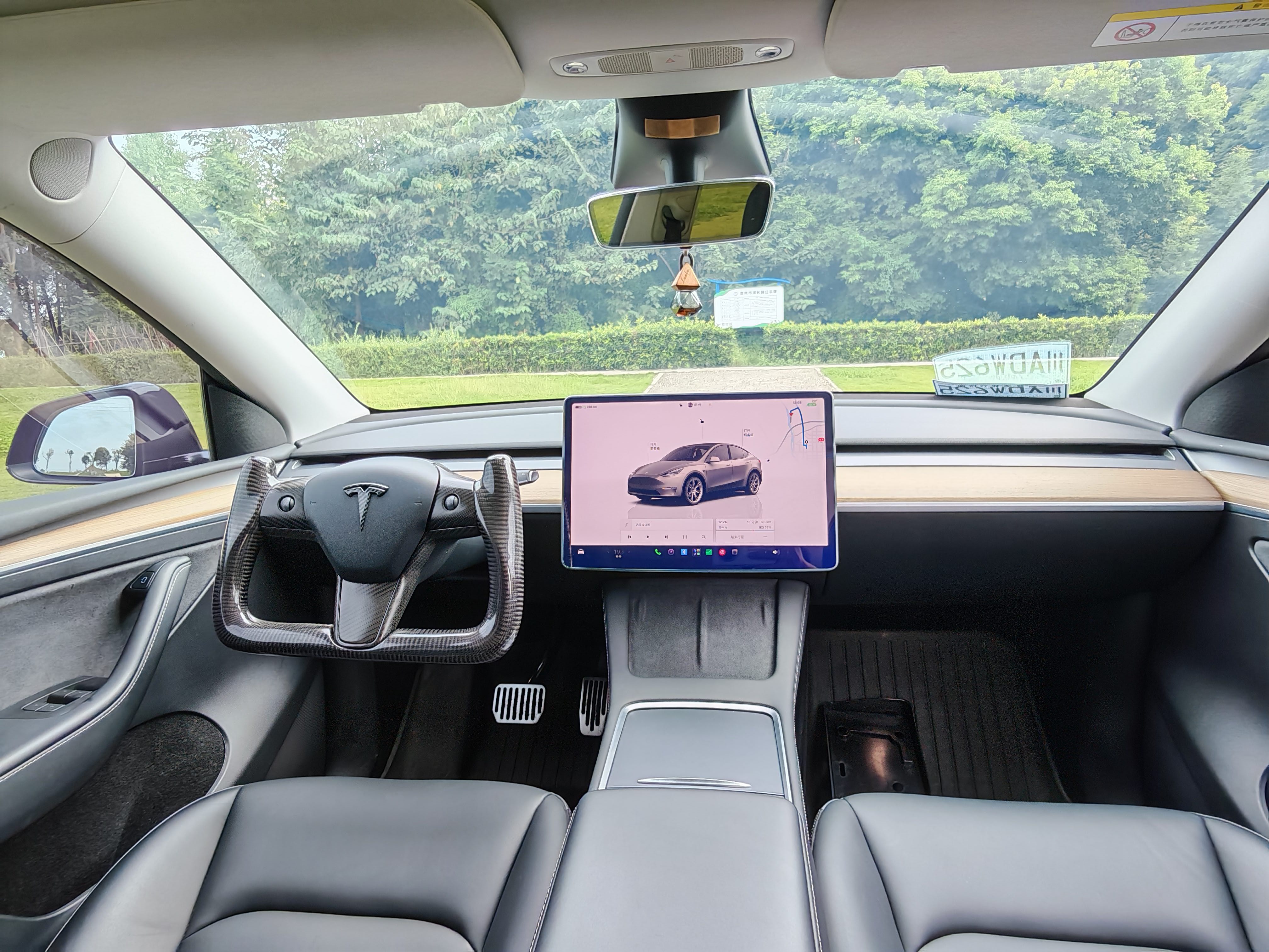 Tesla Model Y 2023 car image #8