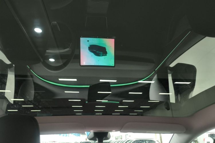 Tesla Model Y 2025 #18 Tesla Model Y 2025 car image #18