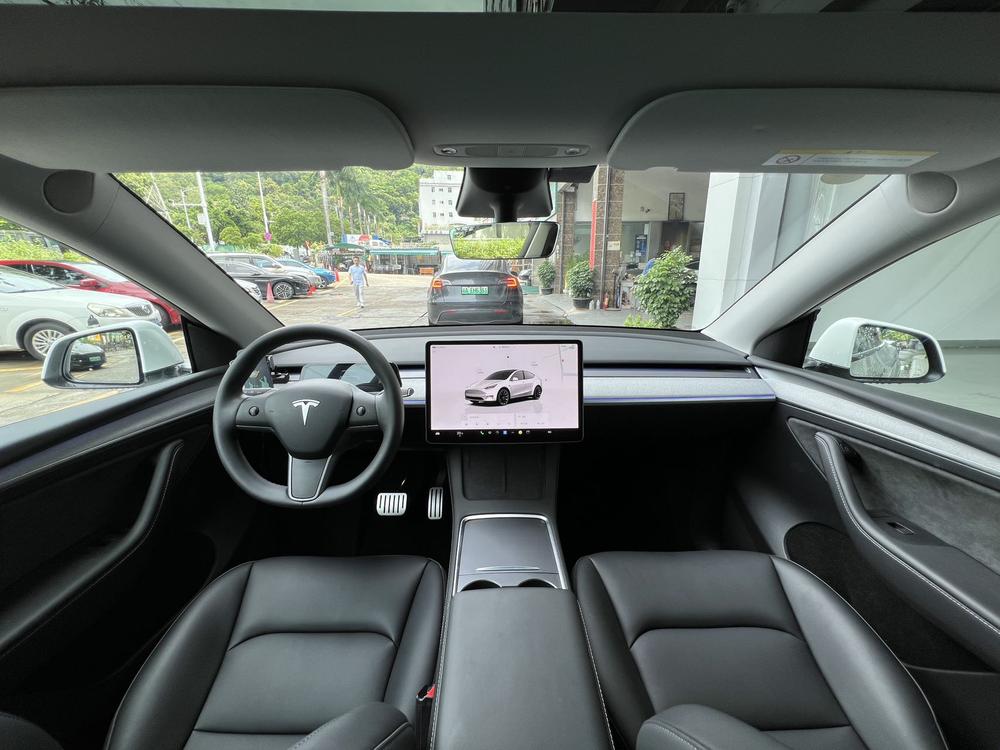 Tesla Model Y 2024 #10 Tesla Model Y 2024 car image #10
