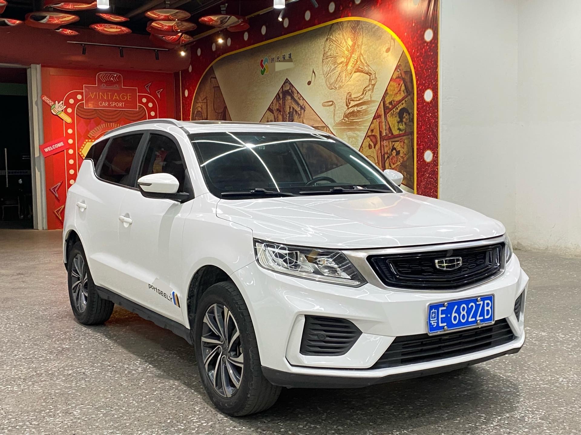 GEELY Vision X6 2020 car image #3