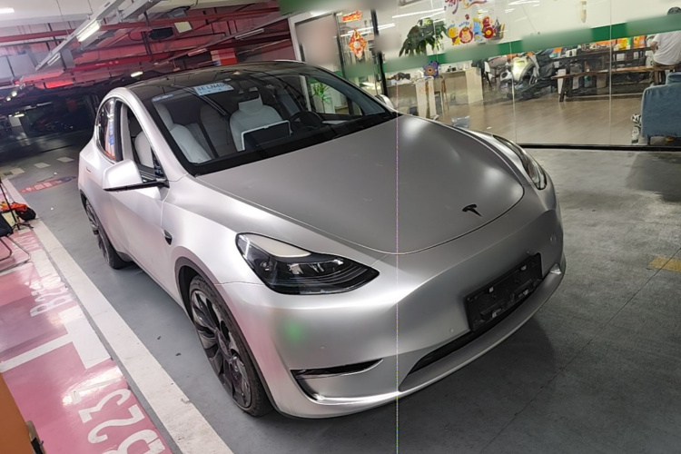 Tesla Model Y 2023 car image #4