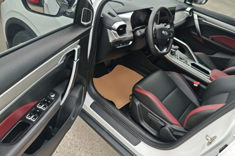 GEELY Coolray 2021 #16 GEELY Coolray 2021 car image #16