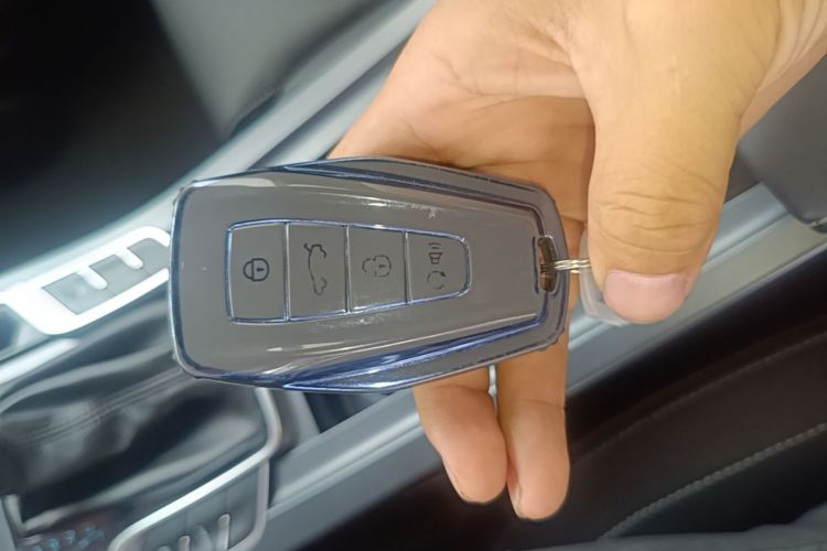 GEELY Emgrand 2019 #14 GEELY Emgrand 2019 car image #14