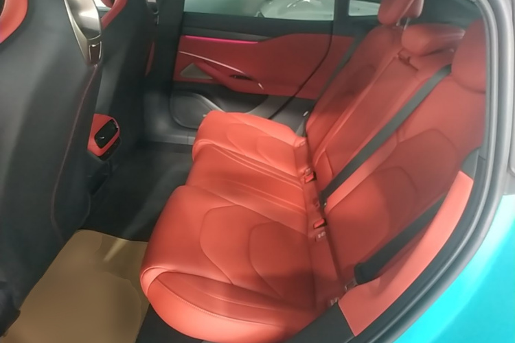 MI SU7 2025 image de voiture #17