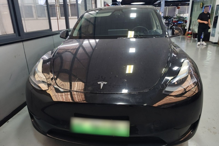 Tesla Model Y 2022 car image #3
