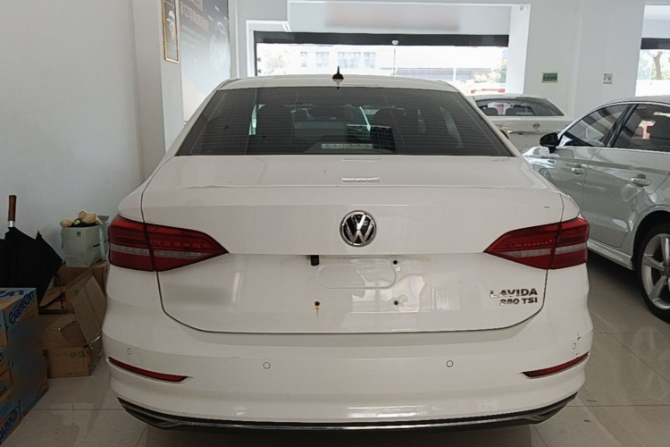 Volkswagen Lavida 2019 car image #4