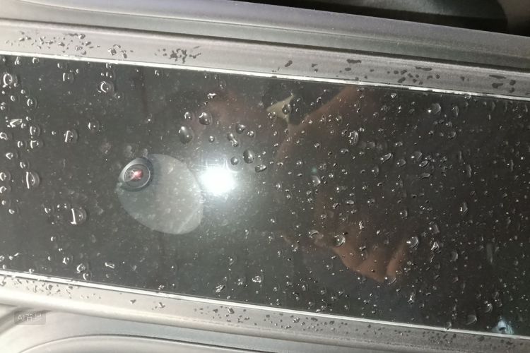 Tesla Model Y 2024 car image #10