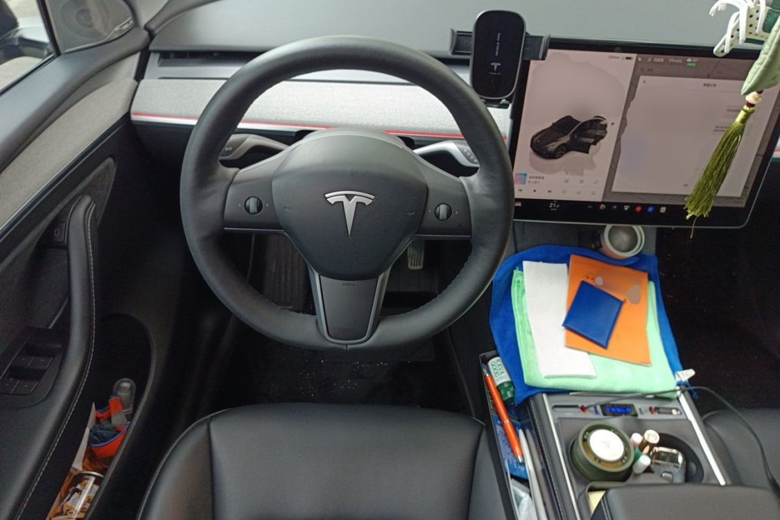 Tesla Model Y 2023 #24 Tesla Model Y 2023 car image #24