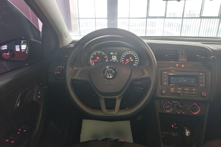 Volkswagen Polo 2016 immagine di auto #15