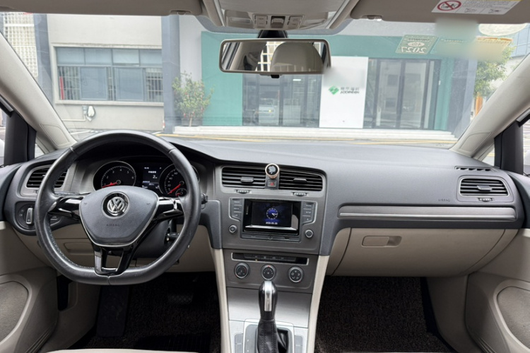 Volkswagen Golf 2016 car image #10