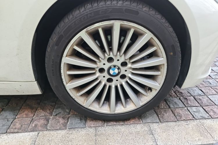 BMW 3 Series 2018 #9 BMW 3 Series 2018 car image #9