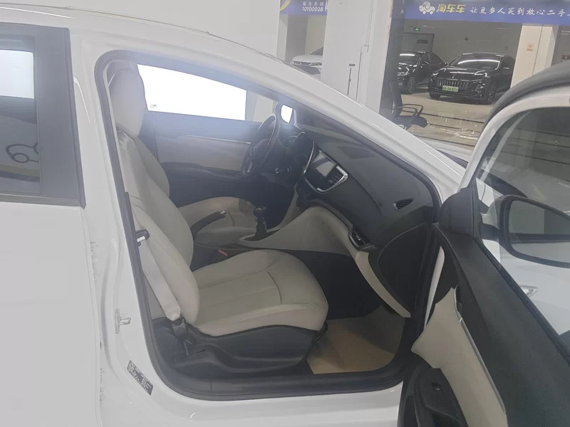 2018 #18 2018 car image #18