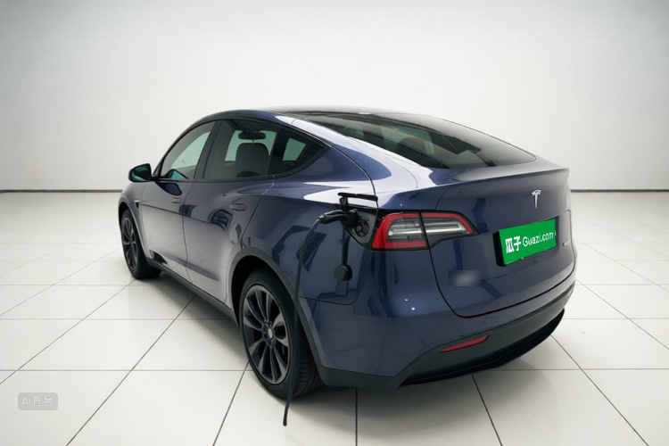Tesla Model Y 2024 #5 Tesla Model Y 2024 immagine di auto #5