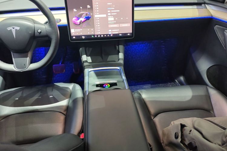 Tesla Model Y 2022 #13 Tesla Model Y 2022 car image #13