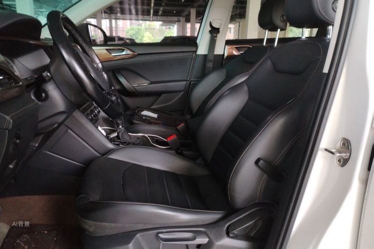 Volkswagen Tharu 2020 car image #17