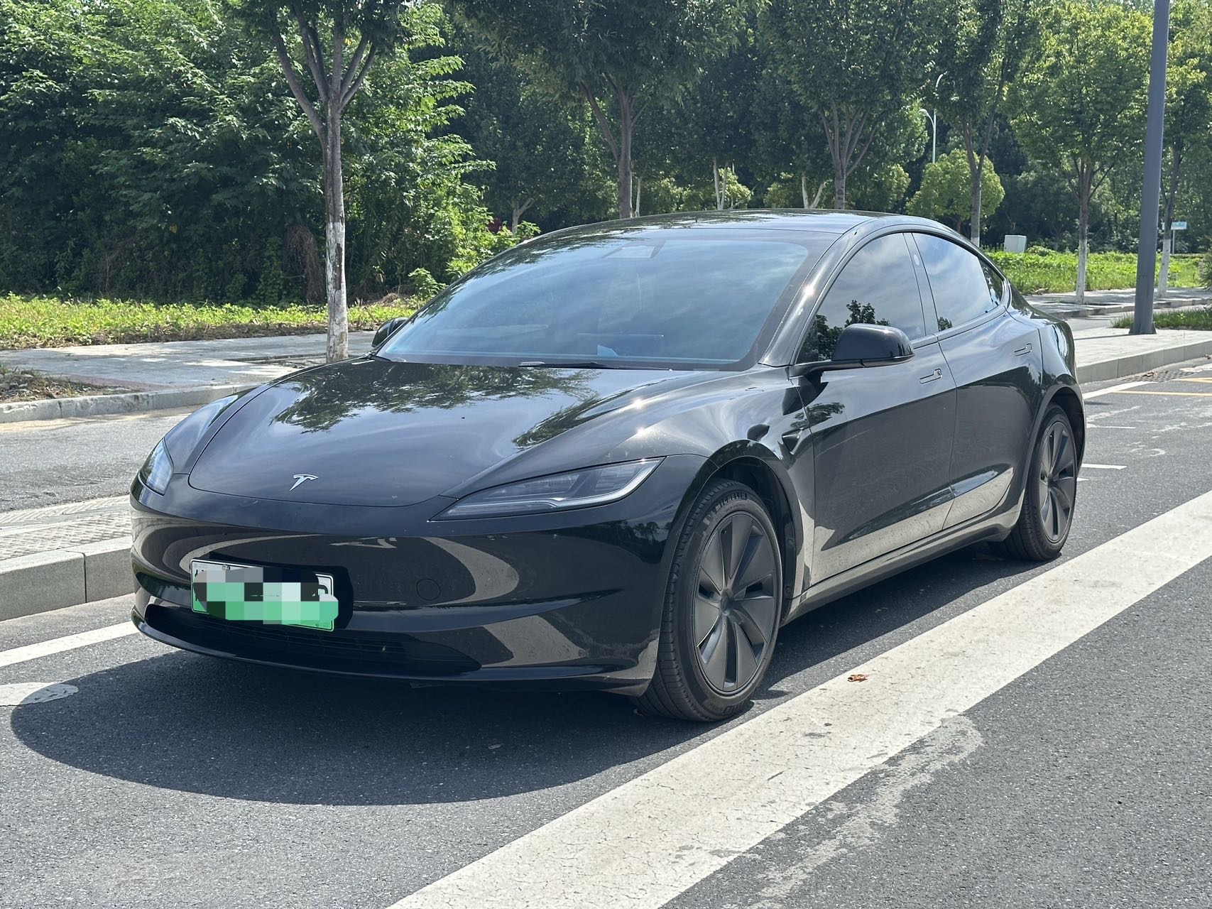 Tesla Model 3 2023 car image 