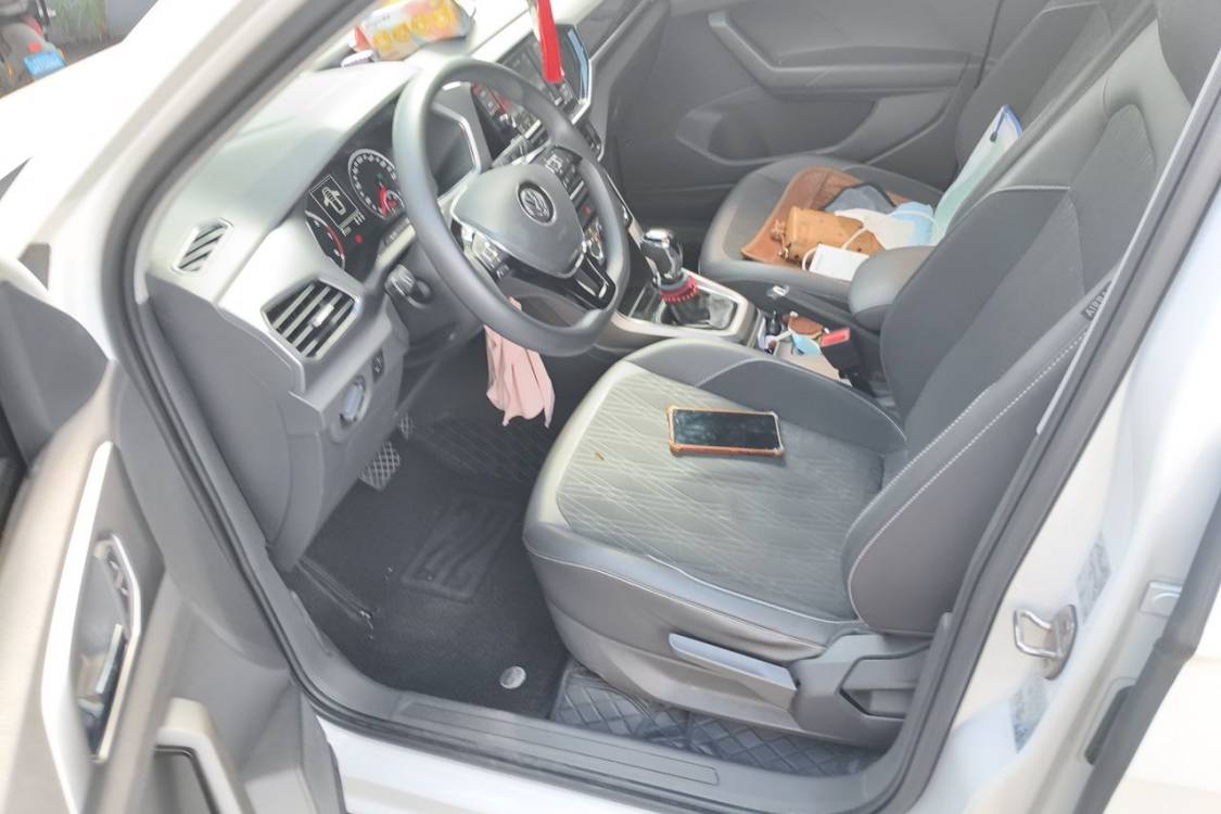 Volkswagen T-Cross 2019 car image #23
