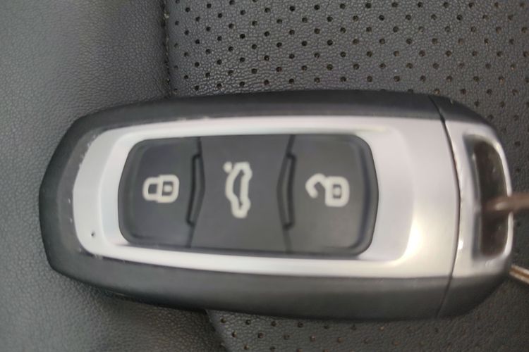 GEELY Emgrand GS 2017 car image #9