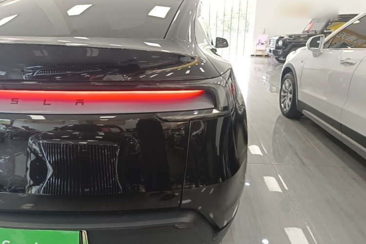 Tesla Model Y 2026 #8 Tesla Model Y 2026 car image #8