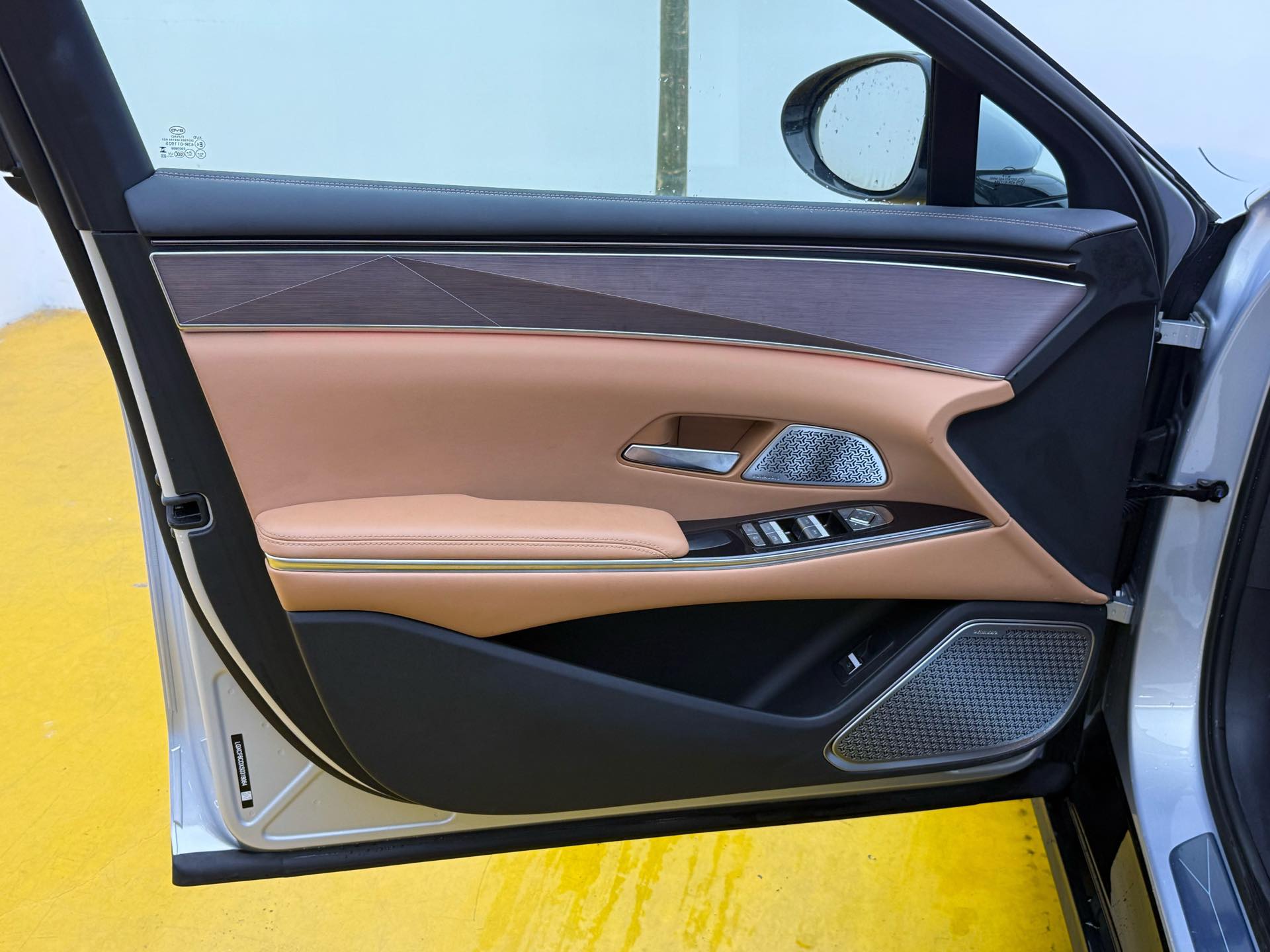 BYD HanL 2025 car image #3