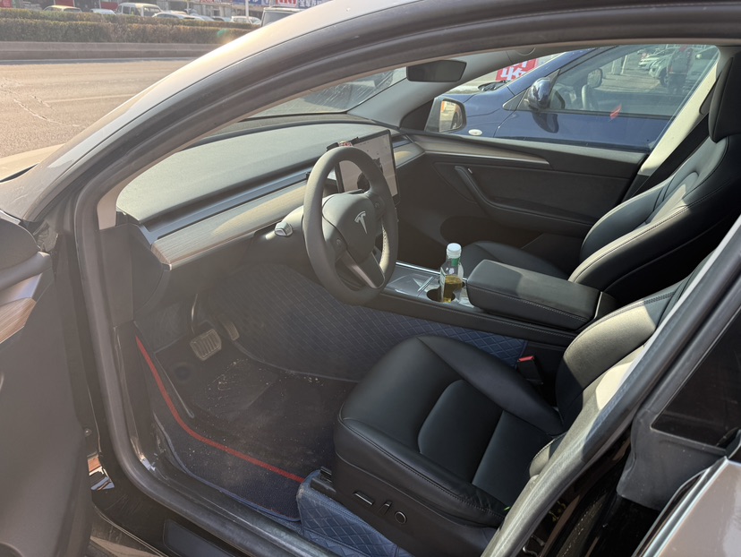 Tesla Model Y 2022 صورة سيارة #5