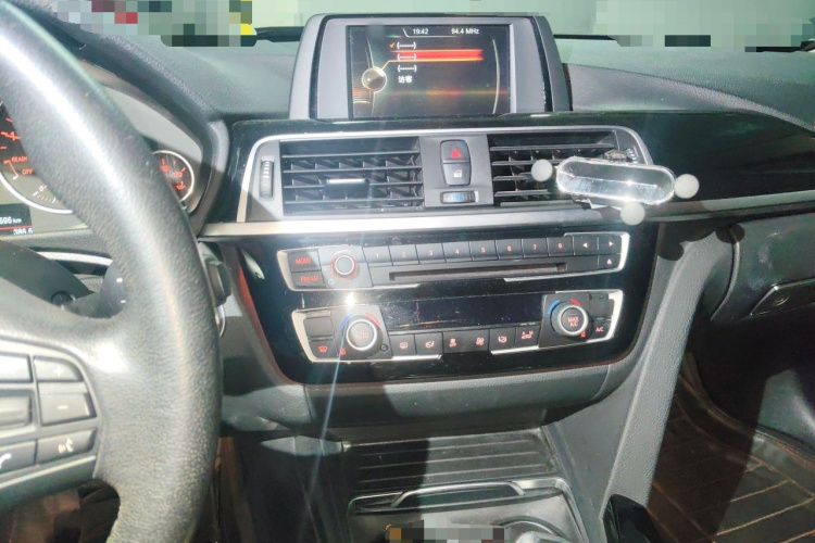 BMW 3 Series 2017 car image #17
