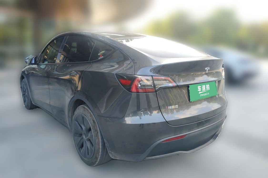 Tesla Model Y 2024 immagine di auto #3