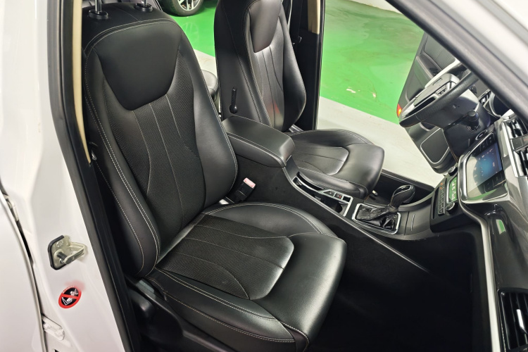 GEELY Emgrand 2017 #12 GEELY Emgrand 2017 car image #12