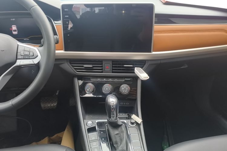 Volkswagen Bora 2023 immagine di auto #17