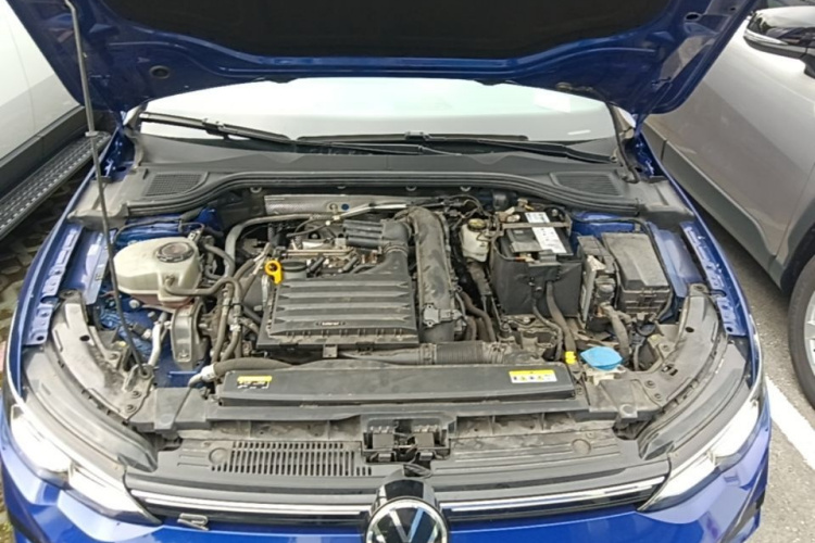 Volkswagen Golf 2021 car image #22