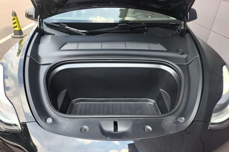 Tesla Model Y 2023 #22 Tesla Model Y 2023 car image #22