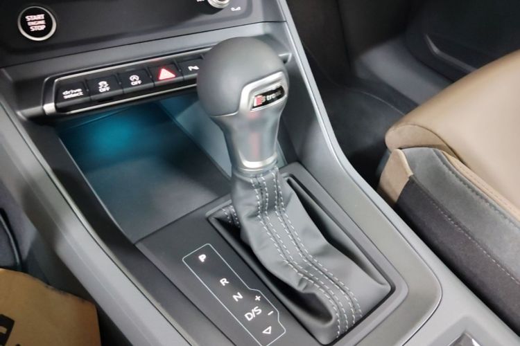 Audi Q3 2023 #14 Audi Q3 2023 car image #14