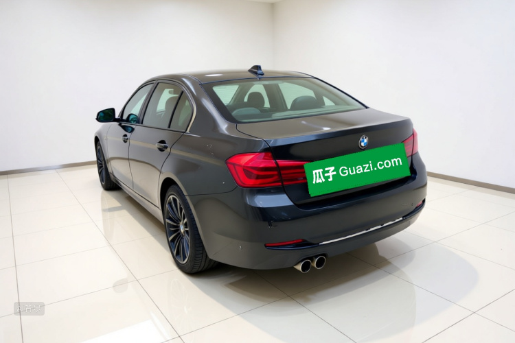 BMW 3 Series 2018 car image #5