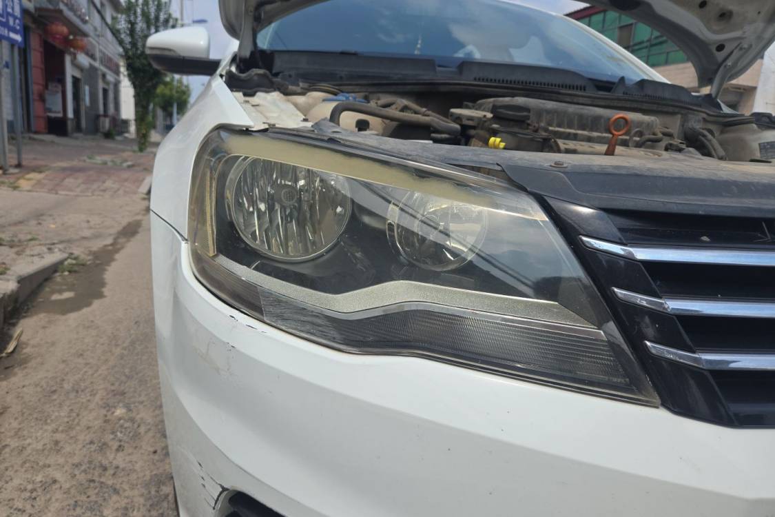Volkswagen Bora 2015 car image #7