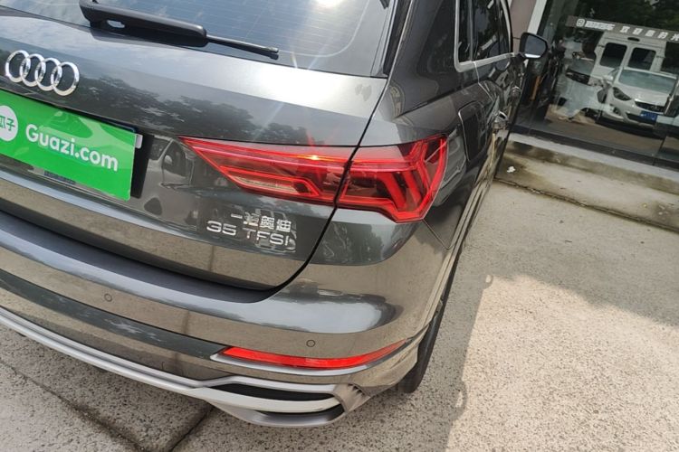 Audi Q3 2021 car image #8