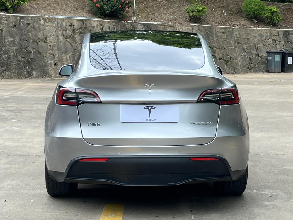 Tesla Model Y 2022 #5 Tesla Model Y 2022 car image #5