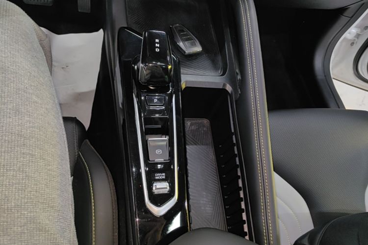 GEELY Coolray 2022 car image #14