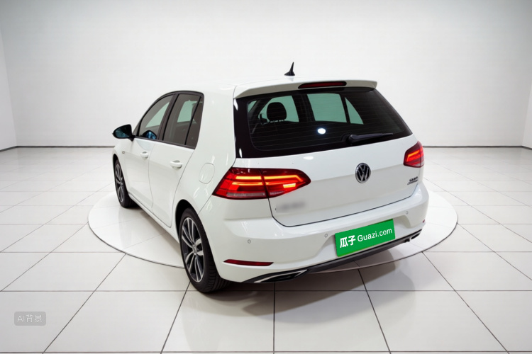 Volkswagen Golf 2019 car image #5