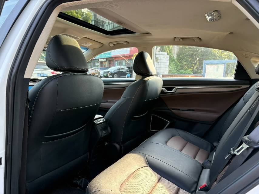 GEELY Emgrand GL 2018 صورة سيارة #5
