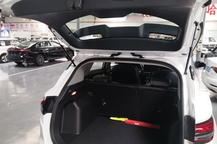 GEELY Coolray 2025 car image #19