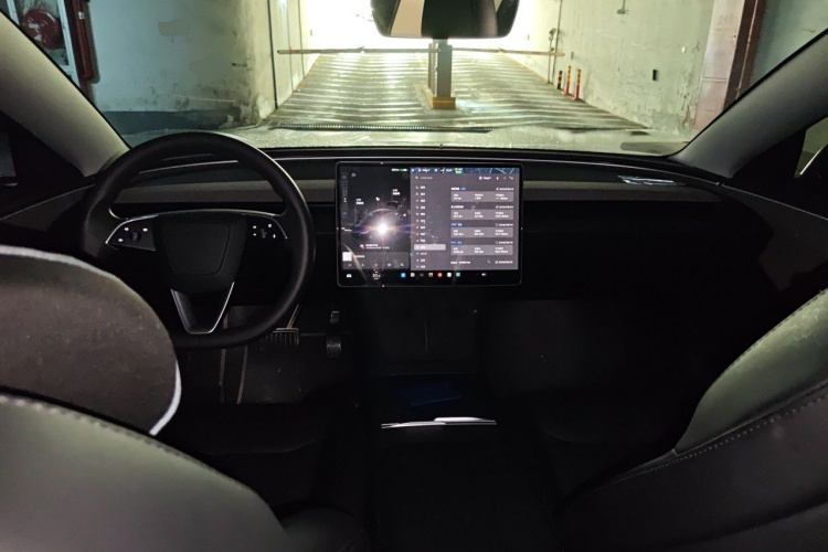 Tesla Model 3 2023 car image #7