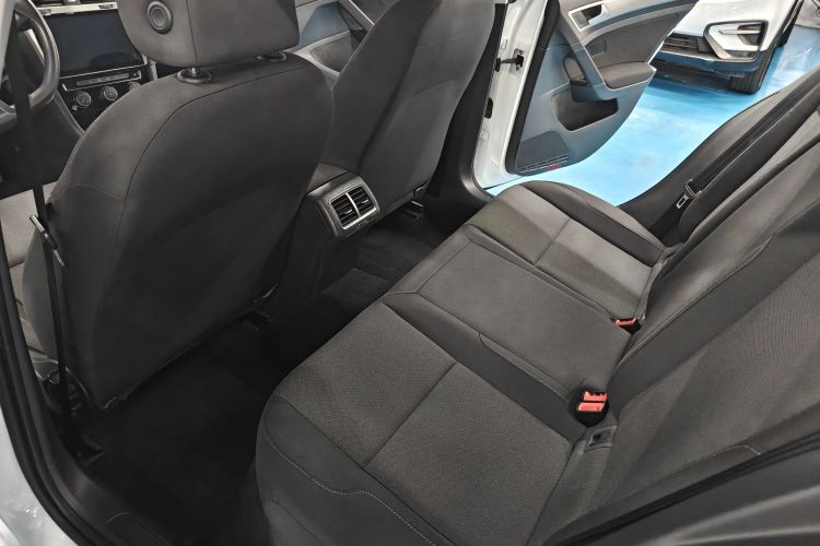 Volkswagen Golf 2019 #13 Volkswagen Golf 2019 car image #13